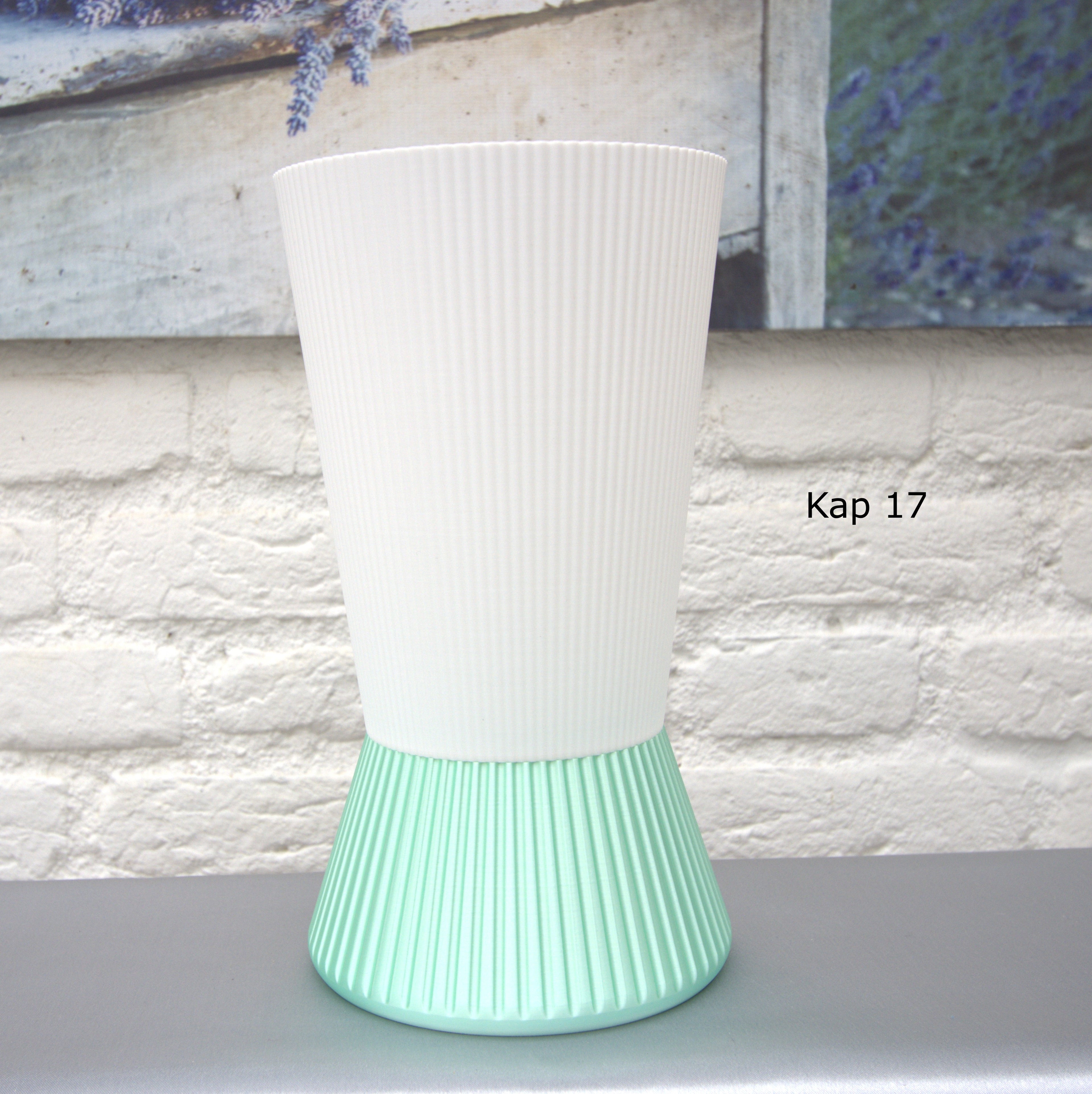 Tafellamp 3 D geprint in cone vorm met conische kap in de kleur wit