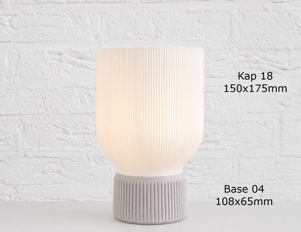 Tafellamp LEAH base 04 cilinder kleur beige met tulp kap kleur wit